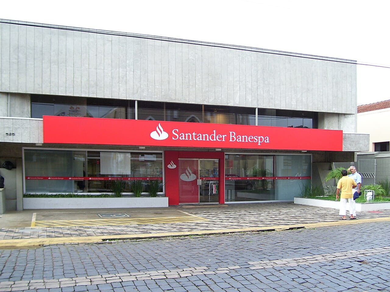 Santander Brazil Units Surge 15.2% on Parent's €1.9 Billion Share-Swap Tender Offer
