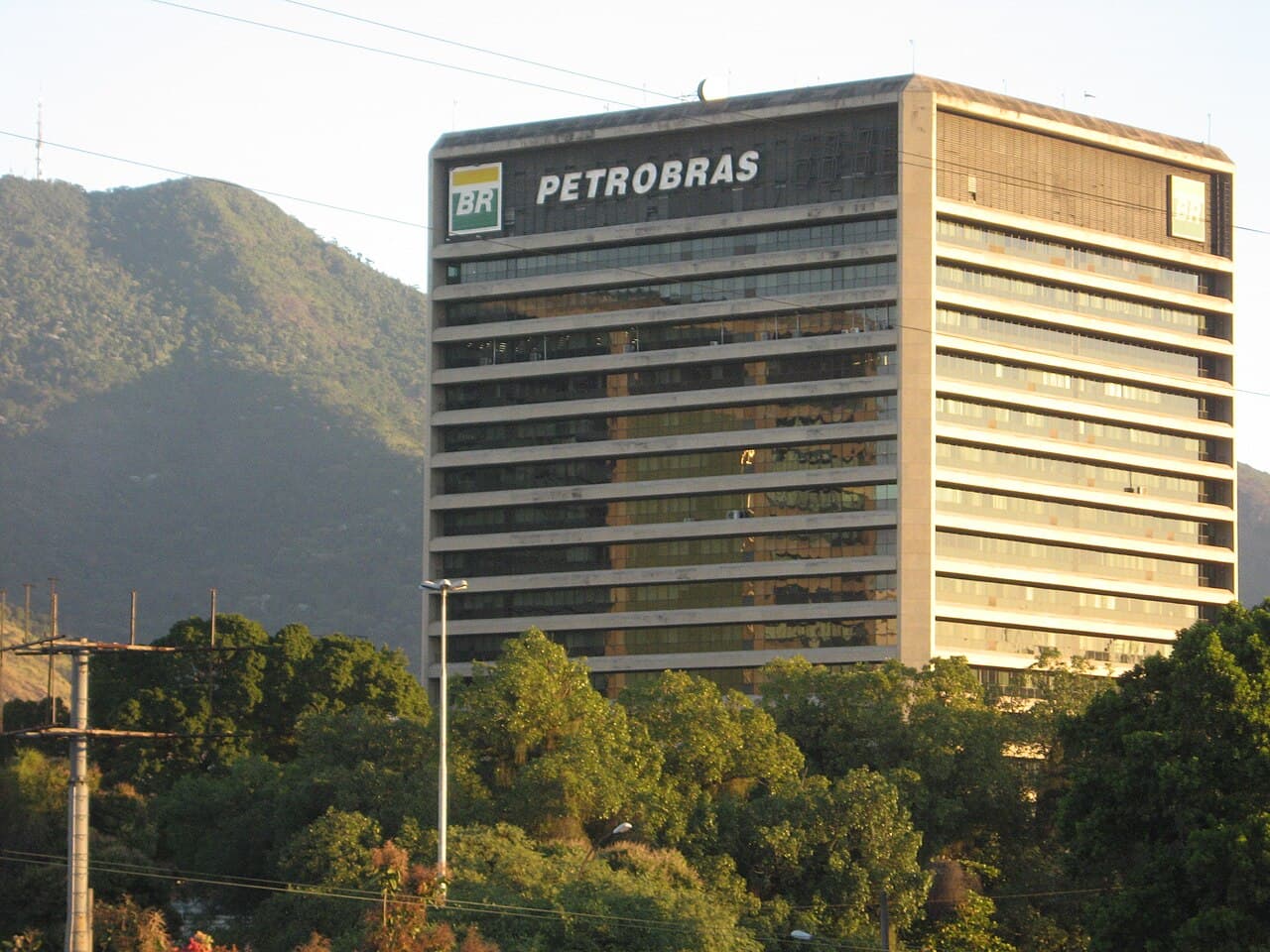Petrobras ADR Hits Fresh 52-Week High as State-Run Giant Outpaces Peers