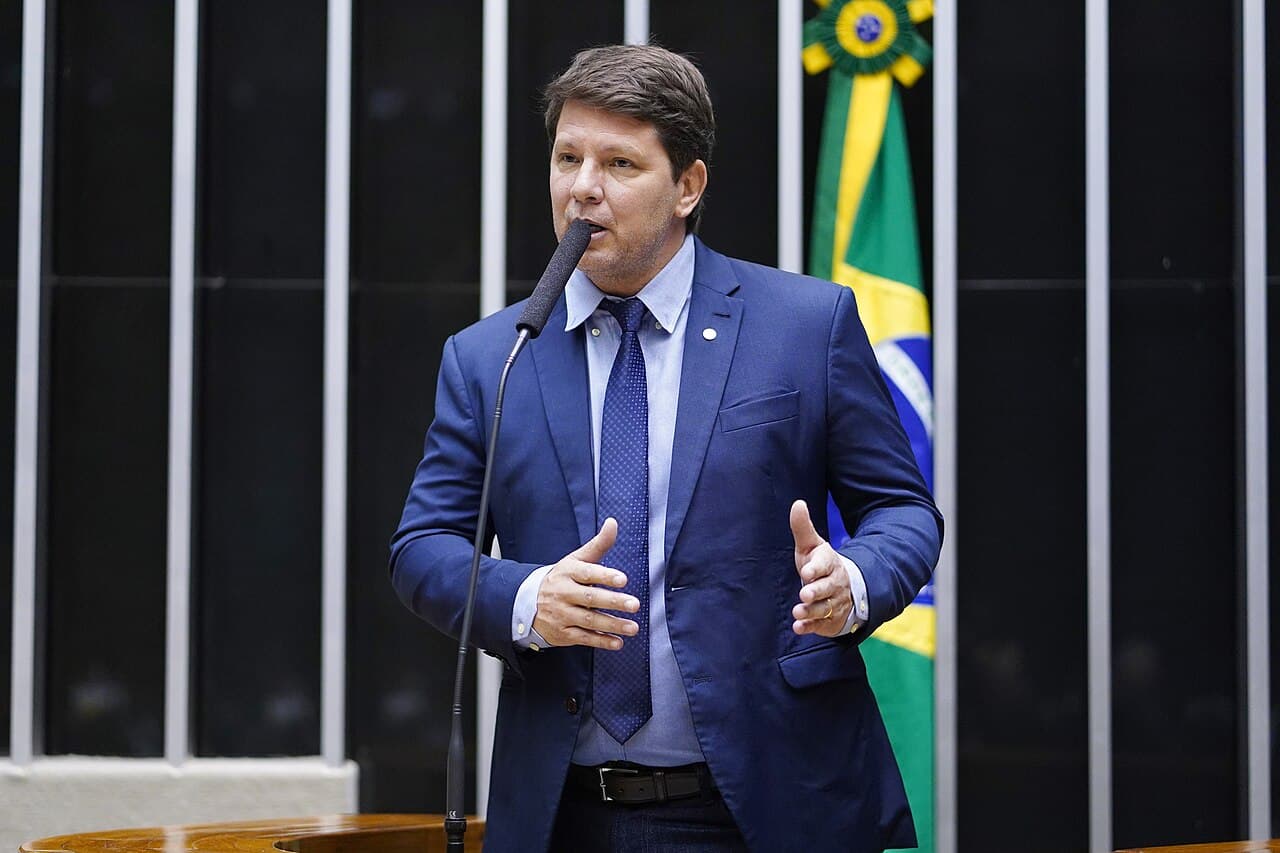 Brazil Federal Police Target Bolsonaro Ally Mario Frias Over Alleged Misuse of Public Funds for Political Film