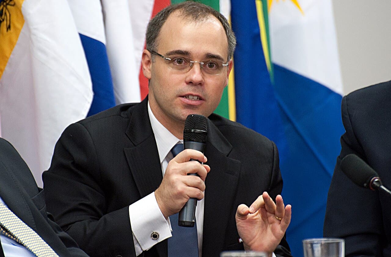 Brazil STF Justice Mendonça Orders Federal Police Probe Into Leaks in Lula's Son Case