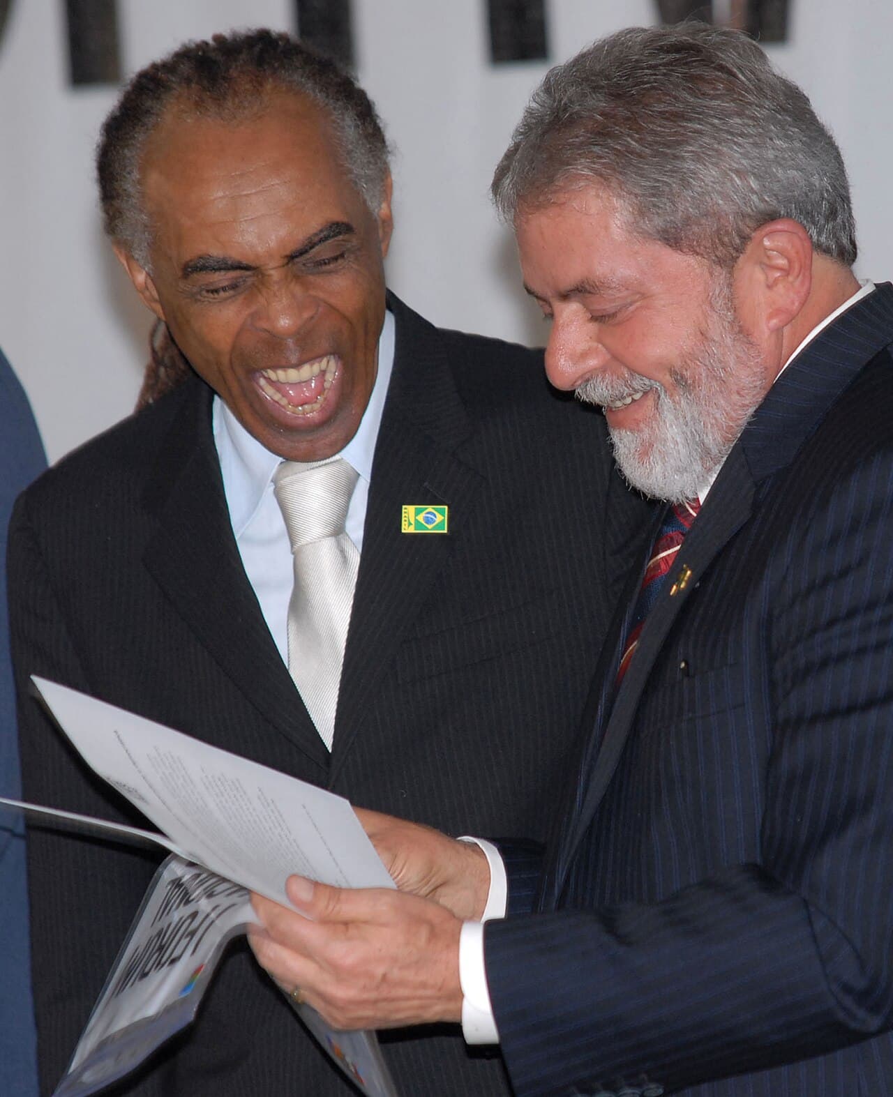 Lula’s Lead Narrows to 5 Points Against Flávio Bolsonaro in Latest Quaest Poll, Upping Brazil Political Uncertainty