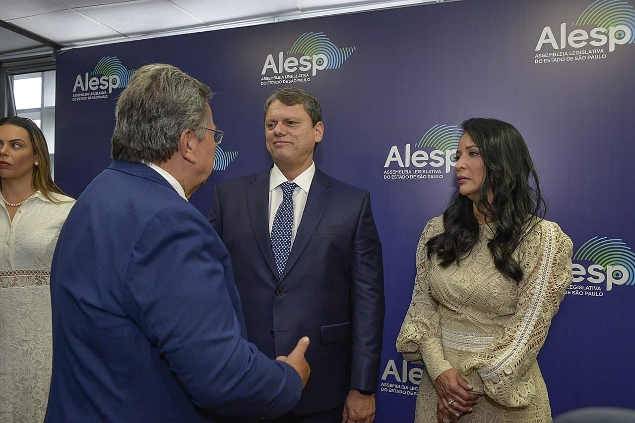 São Paulo Governor Tarcísio Signals Split From Hardline Bolsonarismo With Strong Vaccine Defense
