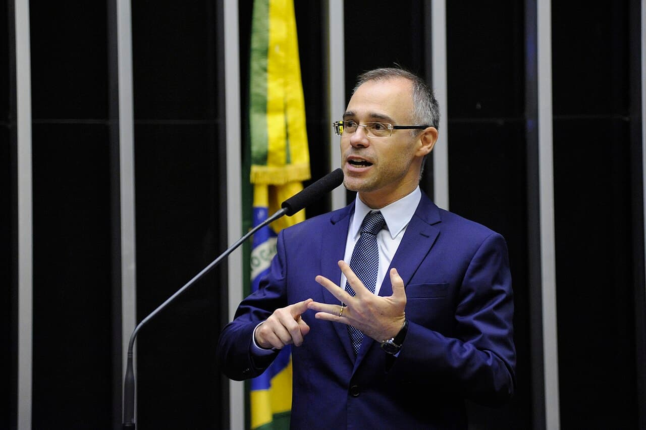 Supreme Court Crisis Deepens as Justice Mendonça Orders Removal of Federal Police Chief